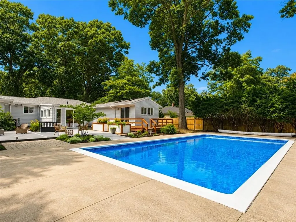 122 Spring Grove Avenue Warwick RI 02889