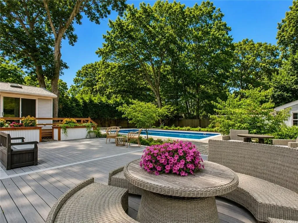 122 Spring Grove Avenue Warwick RI 02889