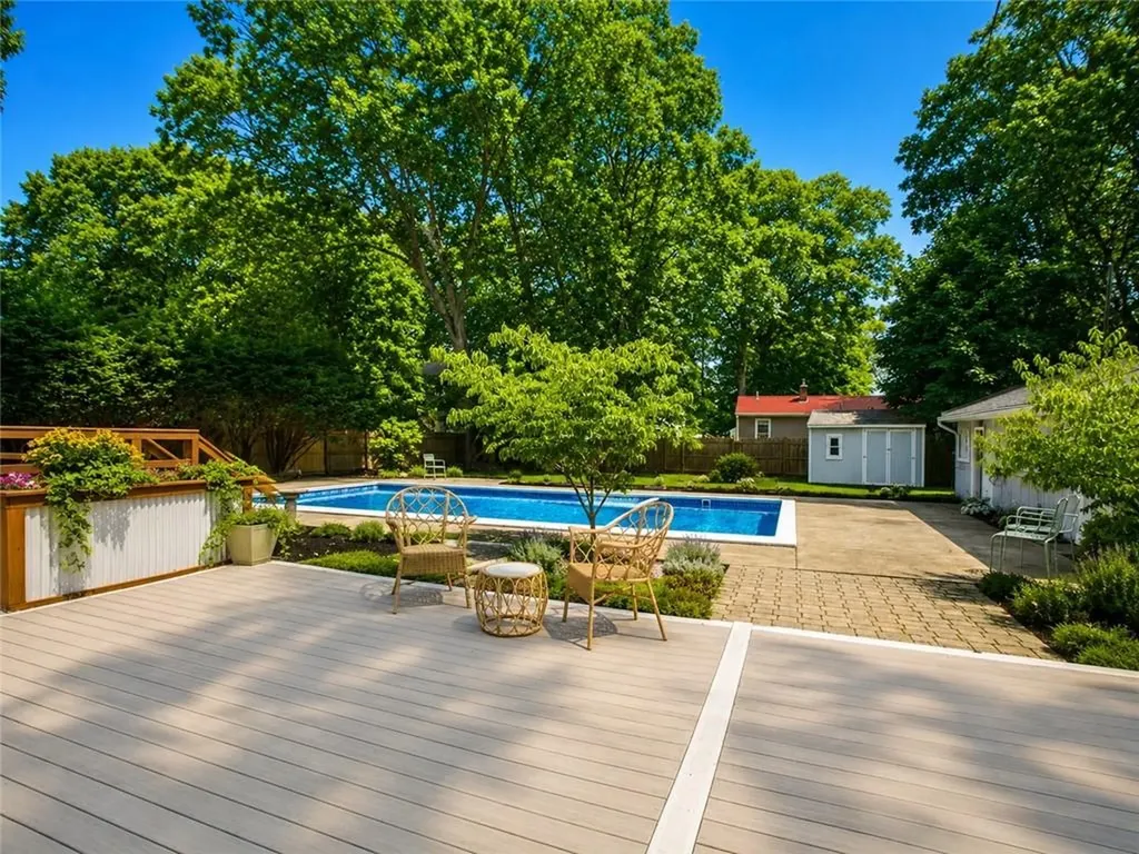 122 Spring Grove Avenue Warwick RI 02889