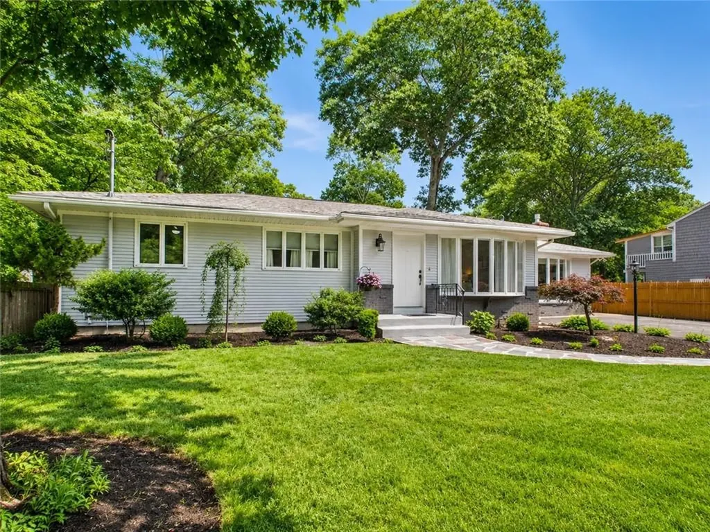 122 Spring Grove Avenue Warwick RI 02889