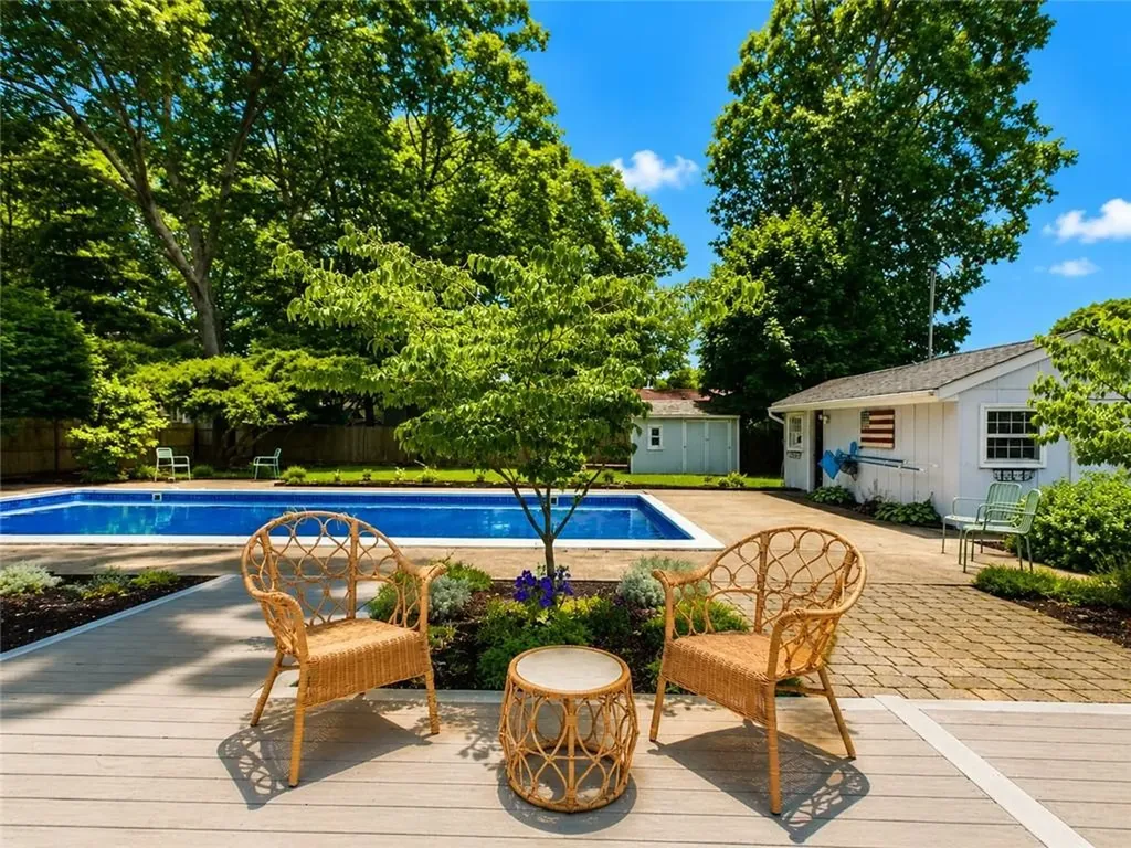 122 Spring Grove Avenue Warwick RI 02889