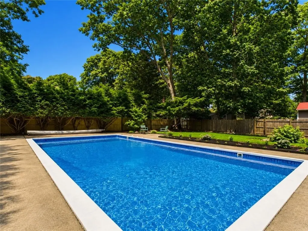 122 Spring Grove Avenue Warwick RI 02889