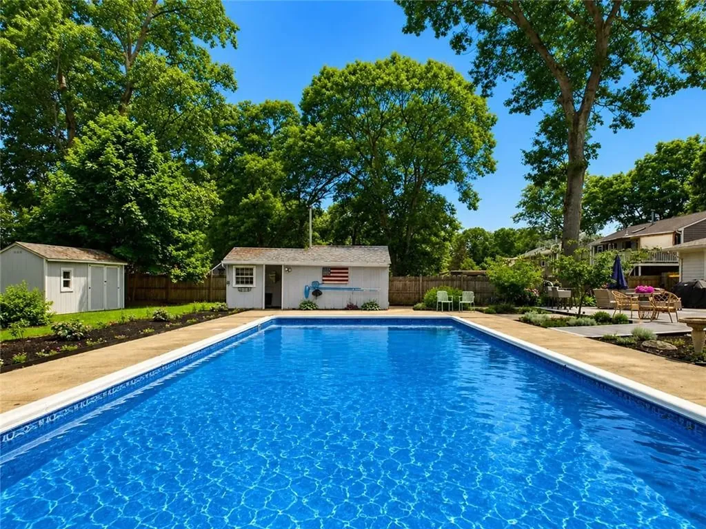 122 Spring Grove Avenue Warwick RI 02889