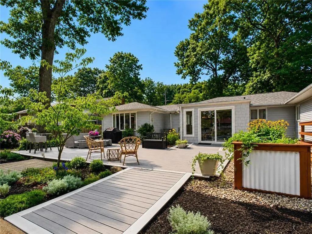 122 Spring Grove Avenue Warwick RI 02889