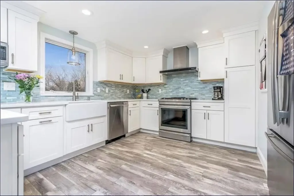 26 Jamestown Boulevard Narragansett RI 02882
