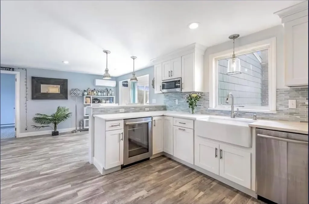 26 Jamestown Boulevard Narragansett RI 02882