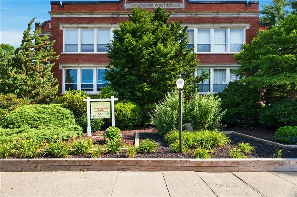 15 Curtis Street Cranston RI 02920