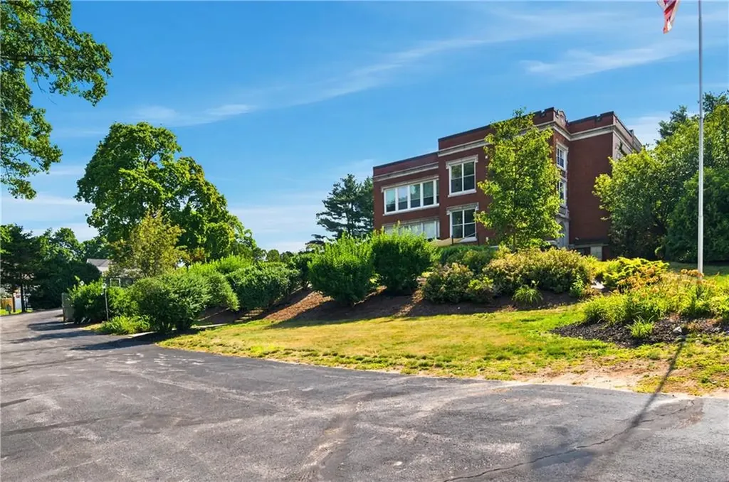 15 Curtis Street Cranston RI 02920