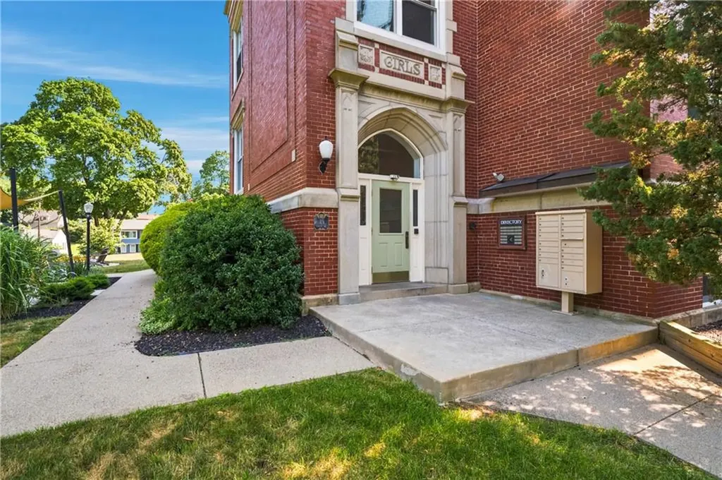 15 Curtis Street Cranston RI 02920