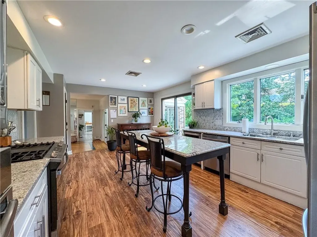 18 Ann Court Cranston RI 02921