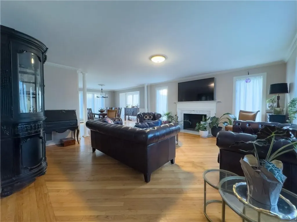 18 Ann Court Cranston RI 02921