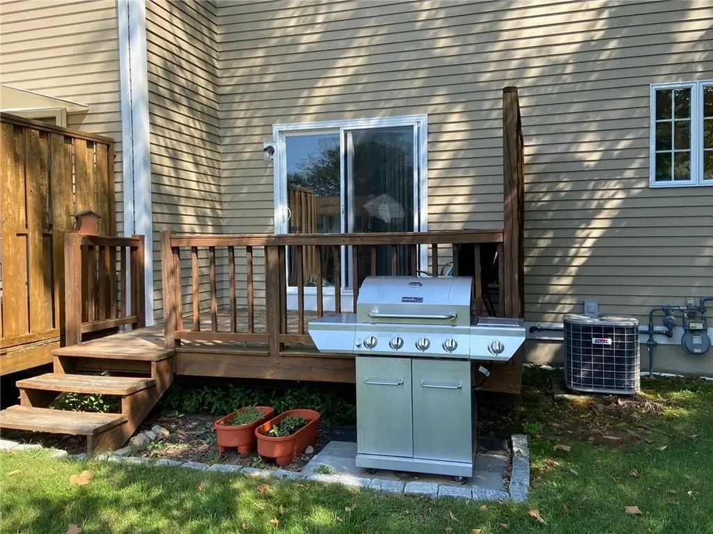 735 Willett Avenue East Providence RI 02915