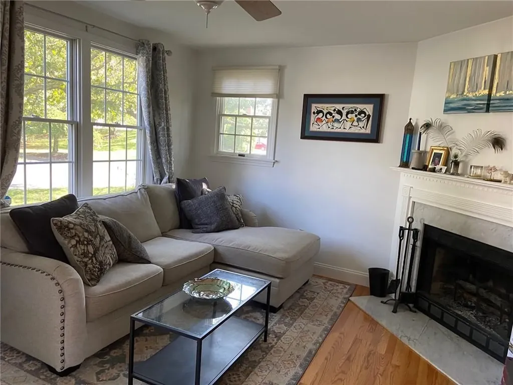 735 Willett Avenue East Providence RI 02915