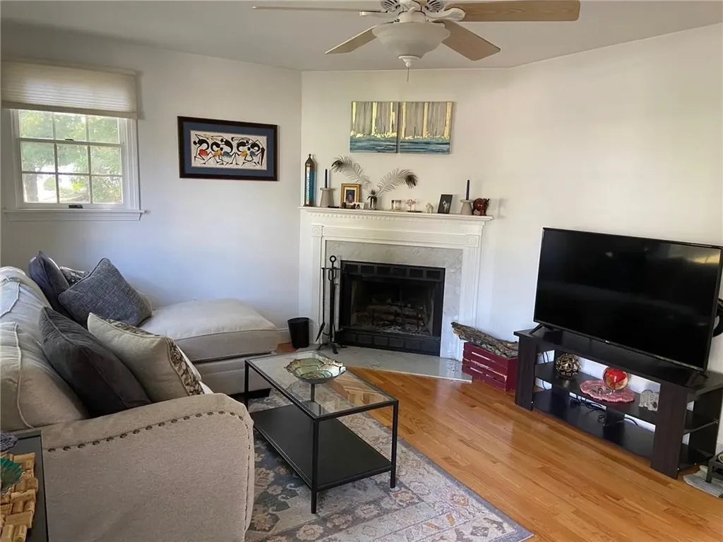 735 Willett Avenue East Providence RI 02915