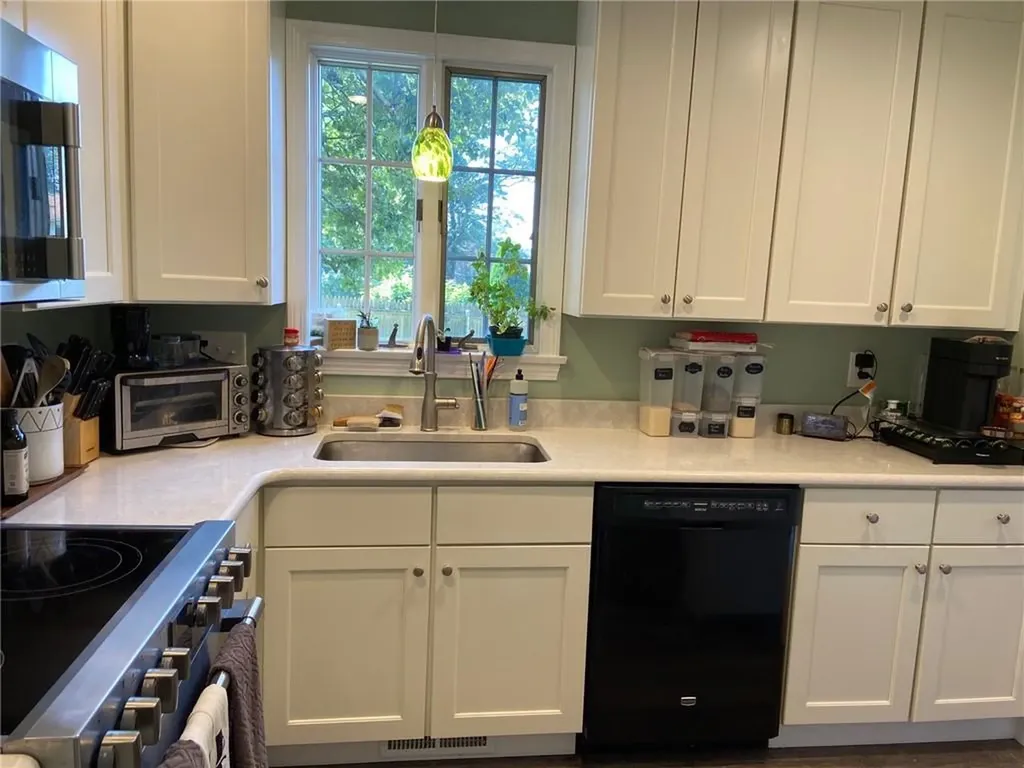 735 Willett Avenue East Providence RI 02915
