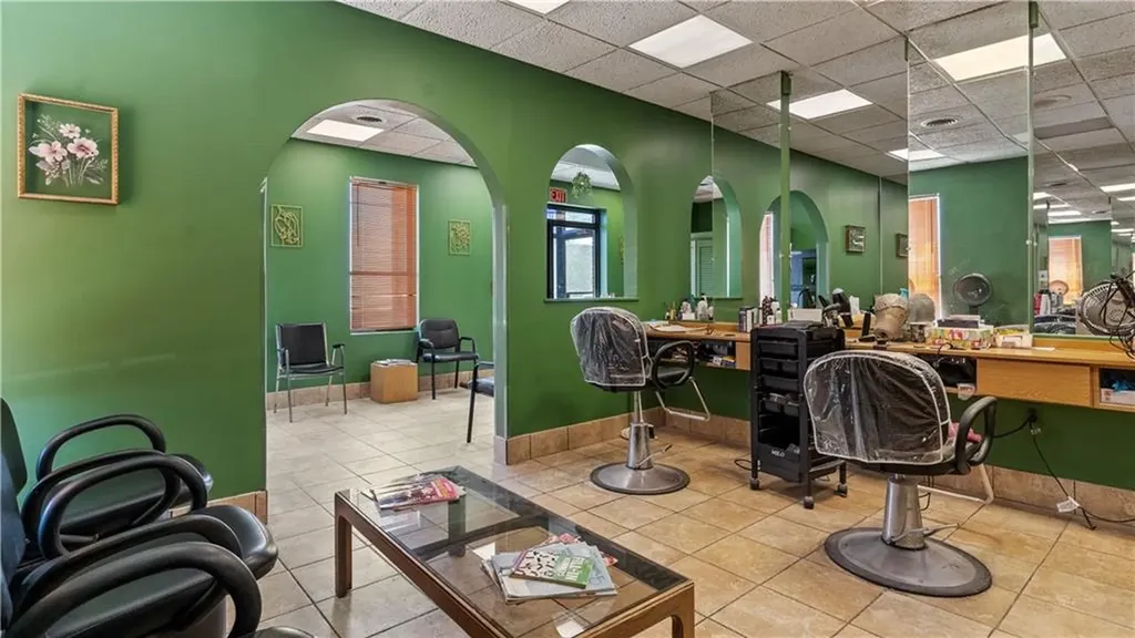 10 Budlong Road Cranston RI 02920