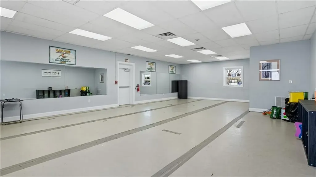 10 Budlong Road Cranston RI 02920
