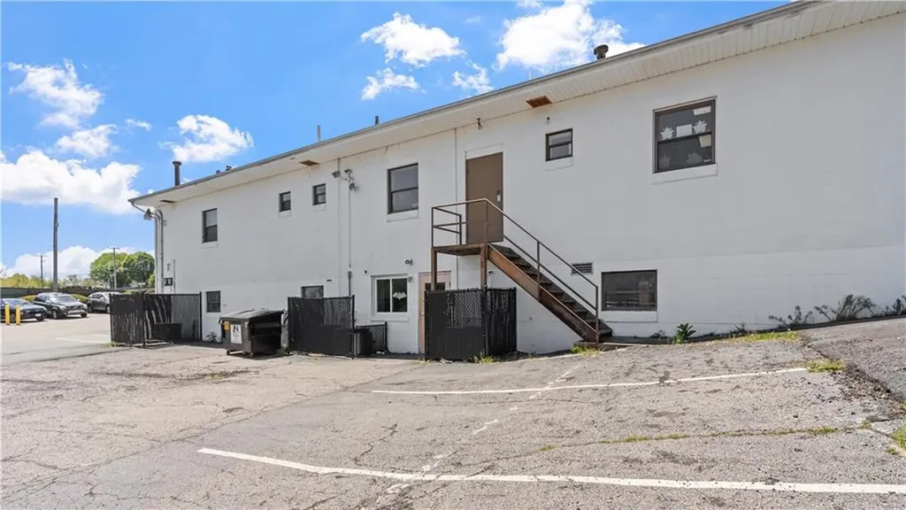 10 Budlong Road Cranston RI 02920
