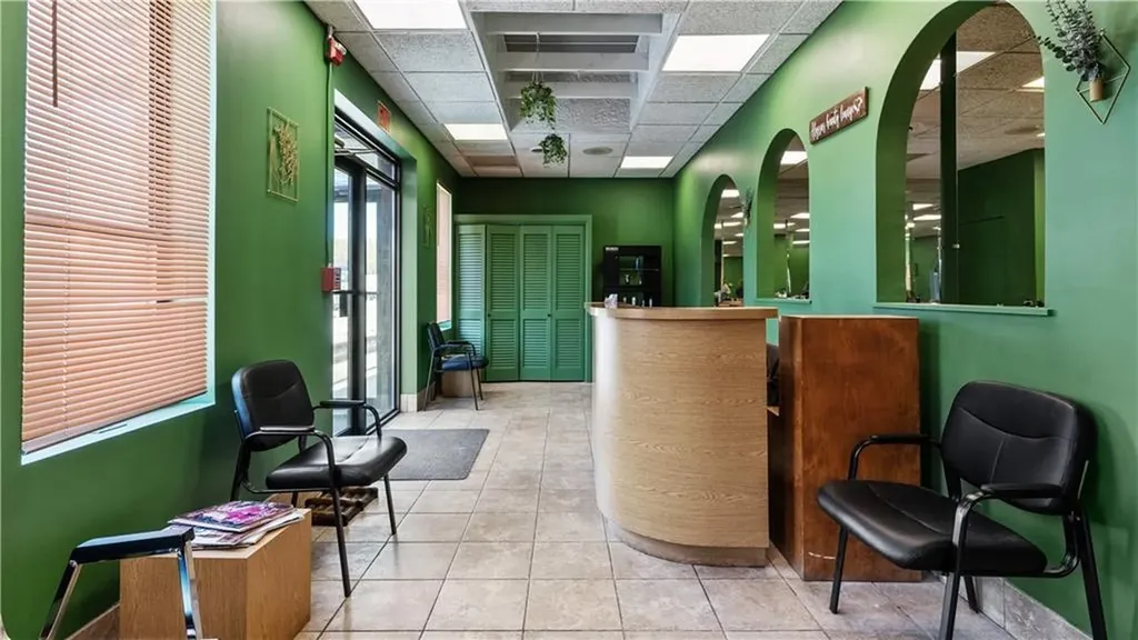 10 Budlong Road Cranston RI 02920