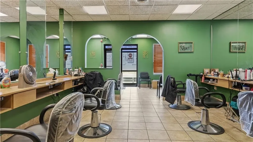 10 Budlong Road Cranston RI 02920