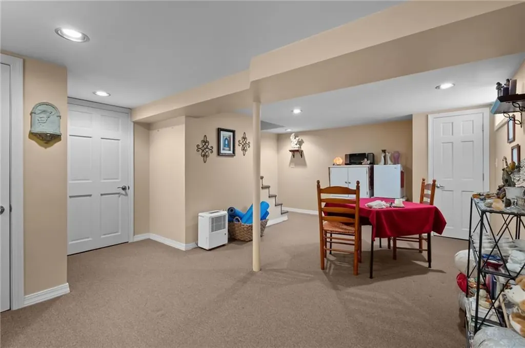 50 Brewster Drive Warwick RI 02889