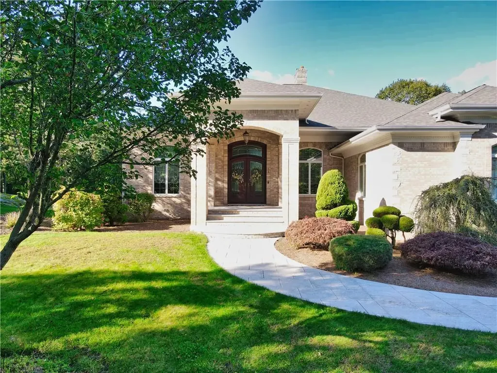 51 W Ridge Drive Tiverton RI 02878