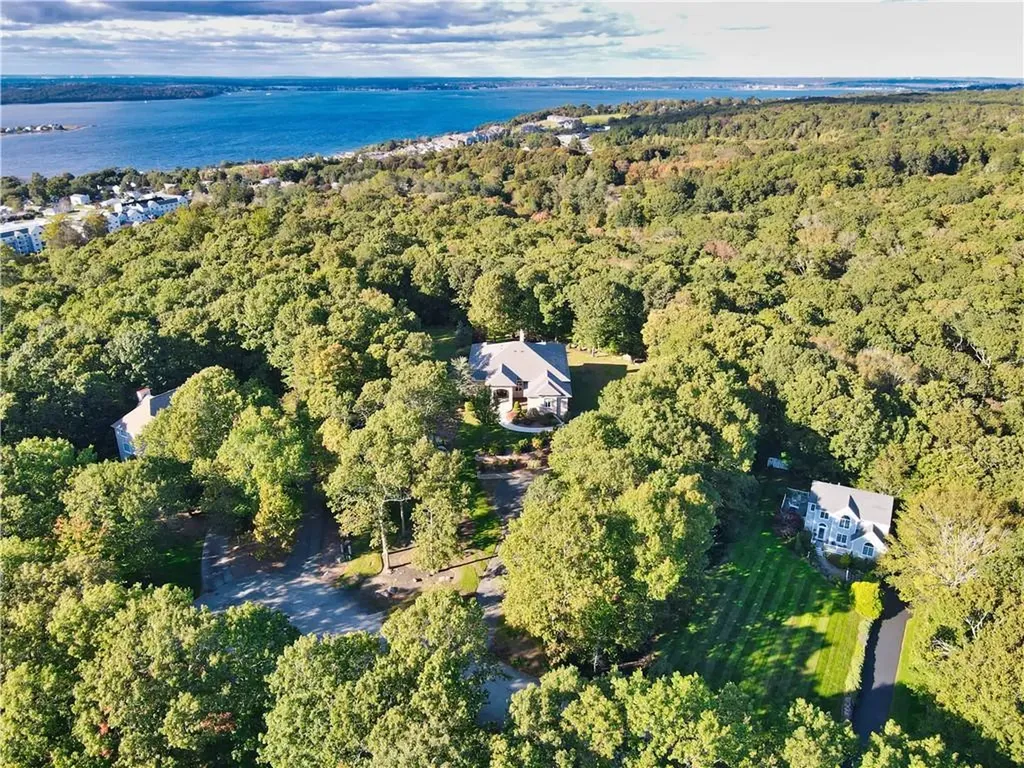 51 W Ridge Drive Tiverton RI 02878