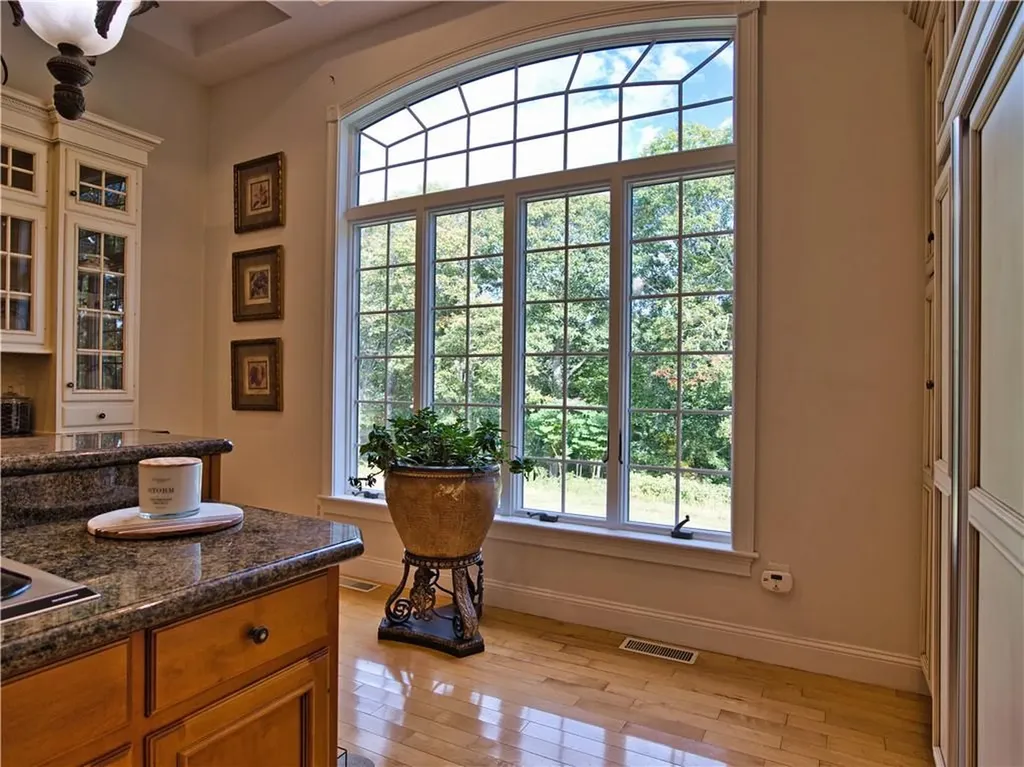 51 W Ridge Drive Tiverton RI 02878