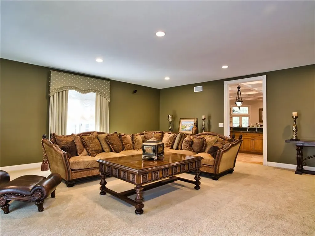 51 W Ridge Drive Tiverton RI 02878