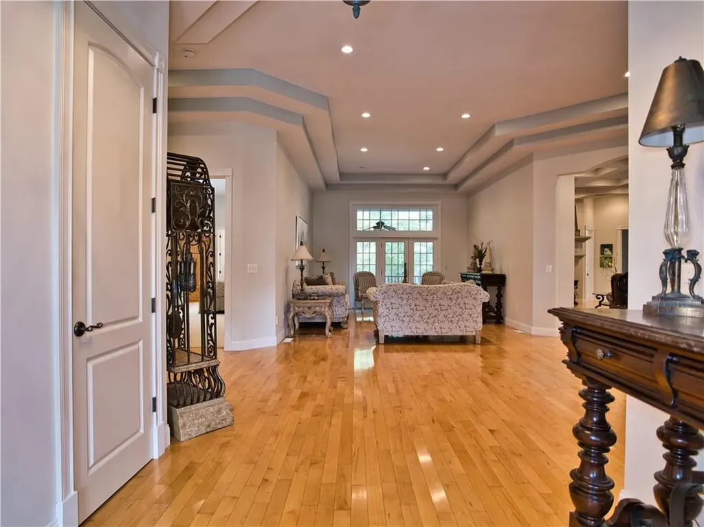 51 W Ridge Drive Tiverton RI 02878