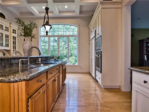 51 W Ridge Drive Tiverton RI 02878