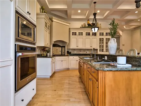 51 W Ridge Drive Tiverton RI 02878