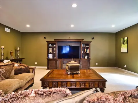 51 W Ridge Drive Tiverton RI 02878