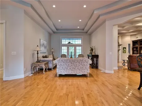 51 W Ridge Drive Tiverton RI 02878