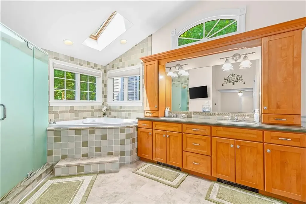 9 Pheasant Run Road North Smithfield RI 02896