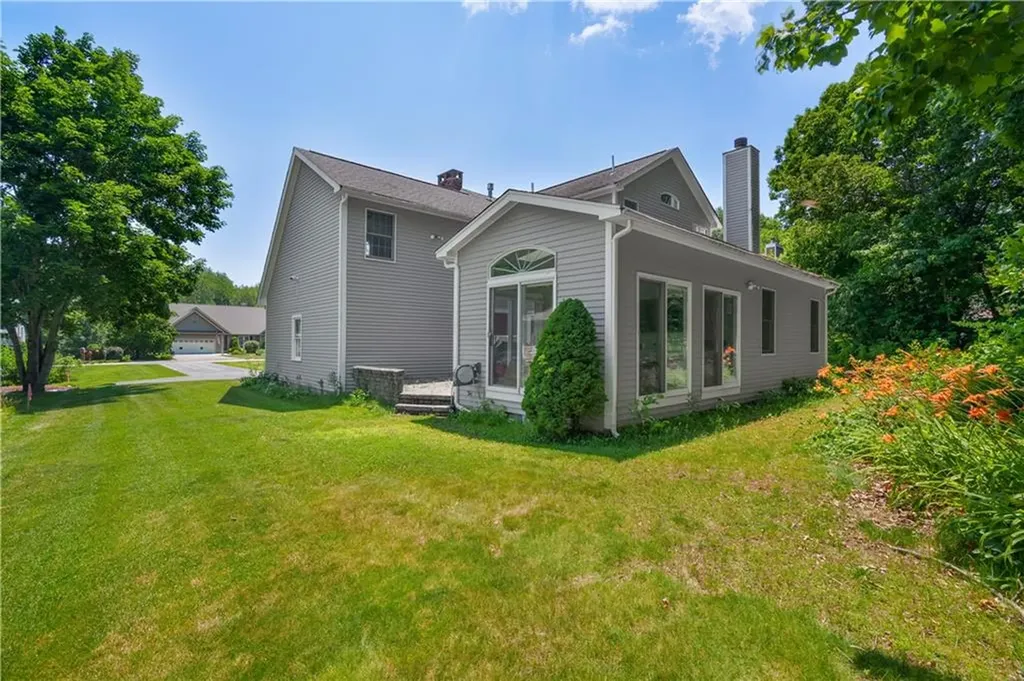 9 Pheasant Run Road North Smithfield RI 02896
