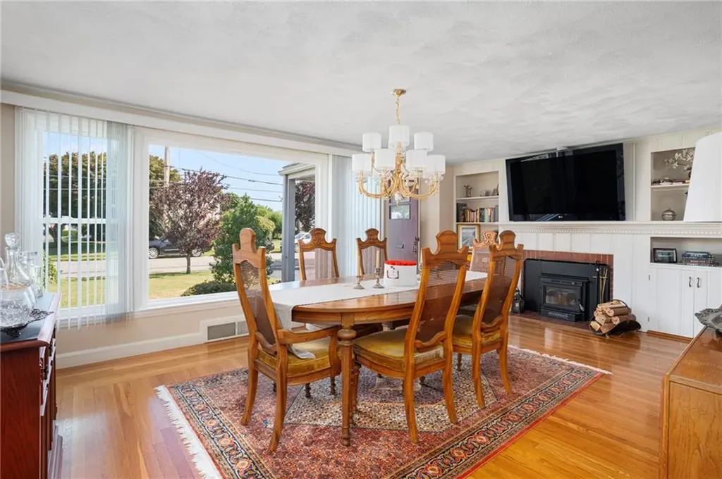 165 Garden City Drive Cranston RI 02920