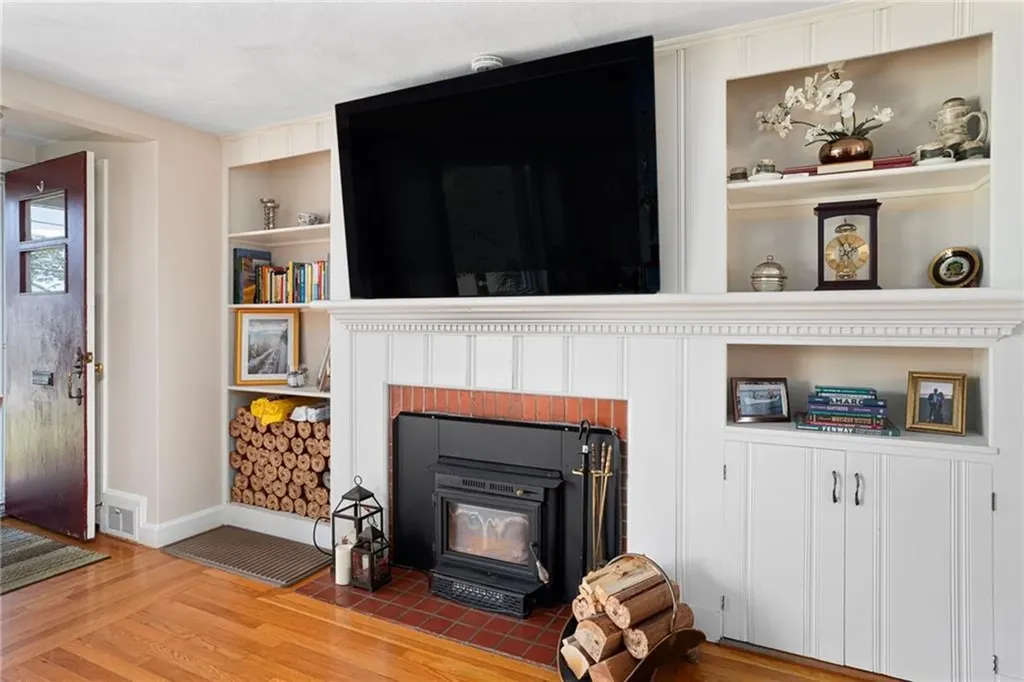 165 Garden City Drive Cranston RI 02920