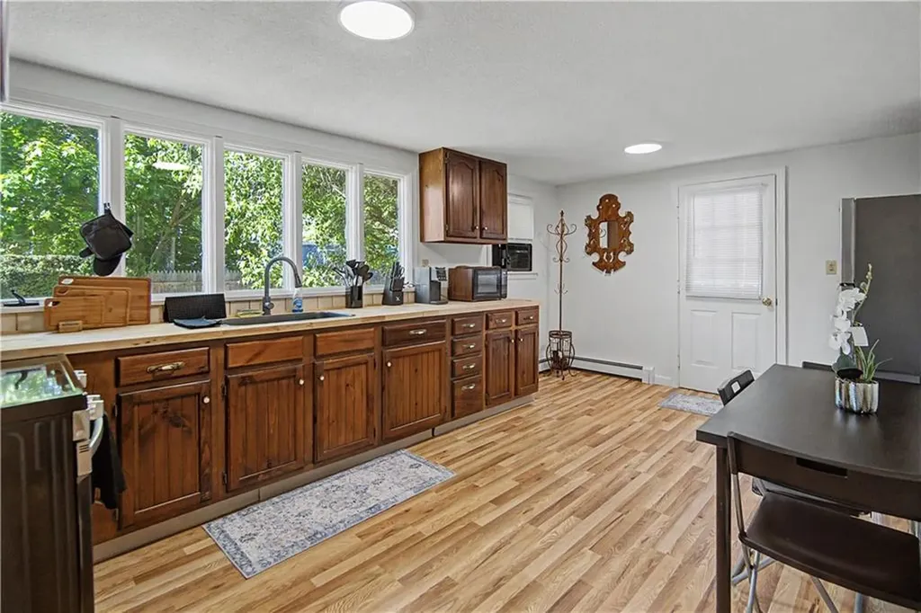 137 A Kingstown Road Narragansett RI 02882