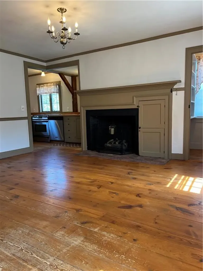 189 Danielson Pike Scituate RI 02857