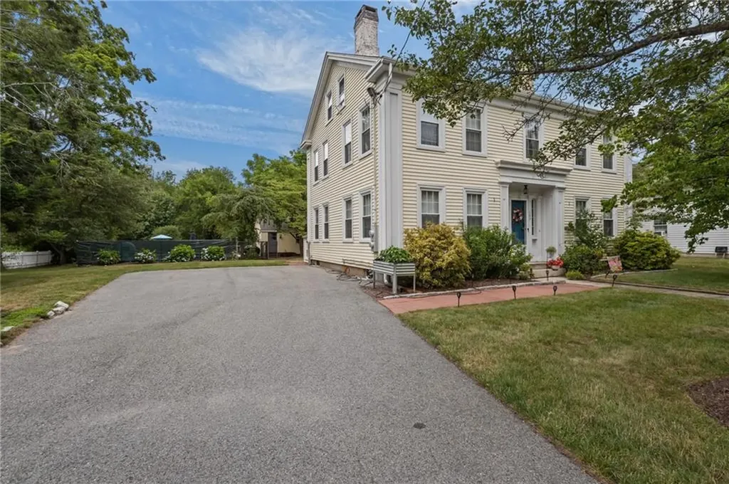189 Danielson Pike Scituate RI 02857