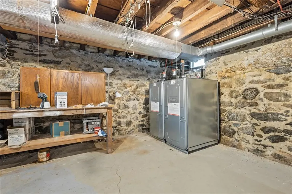 189 Danielson Pike Scituate RI 02857