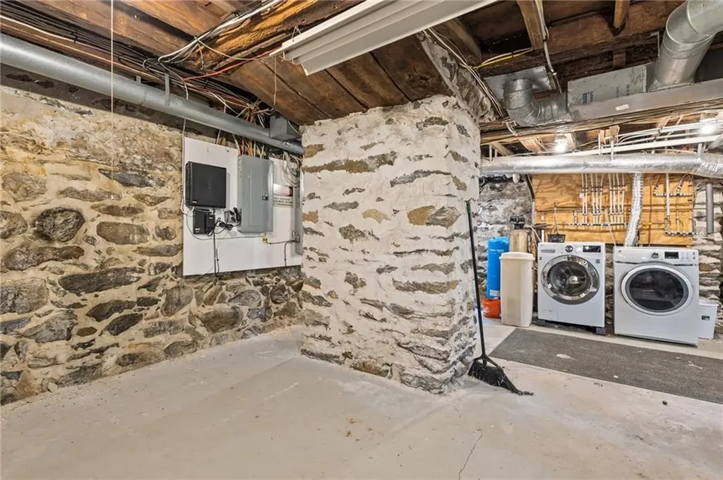 189 Danielson Pike Scituate RI 02857
