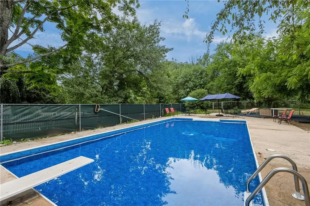 189 Danielson Pike Scituate RI 02857