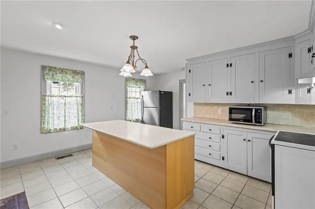 189 Danielson Pike Scituate RI 02857