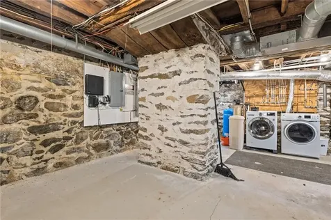 189 Danielson Pike Scituate RI 02857