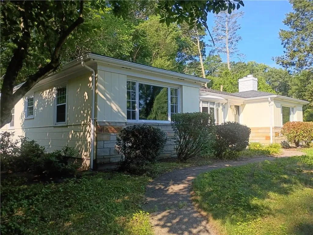 6 Old Pound Hill Road North Smithfield RI 02896