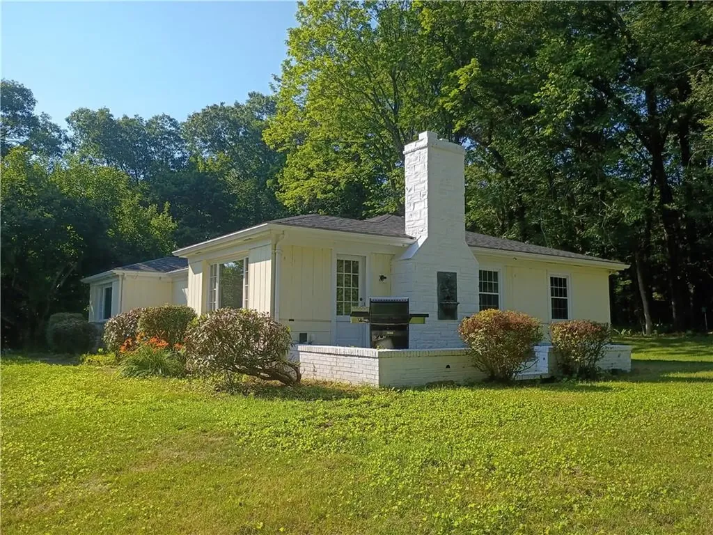 6 Old Pound Hill Road North Smithfield RI 02896