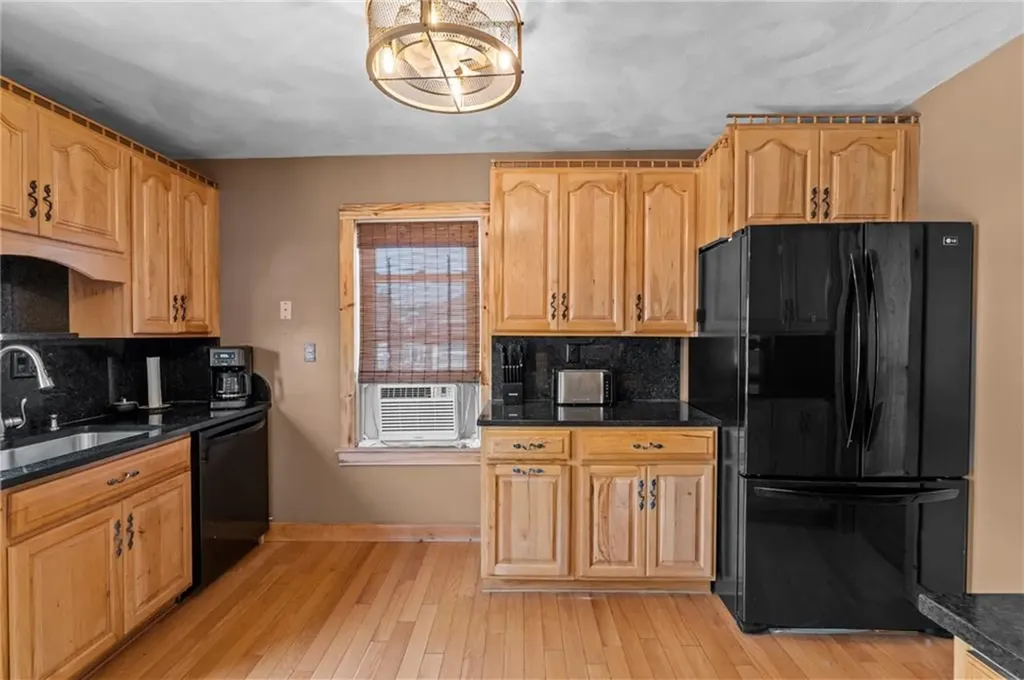 43 Pearl Street Lincoln RI 02838