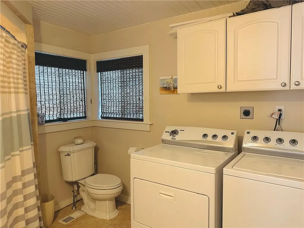 7 15th Avenue Warwick RI 02886